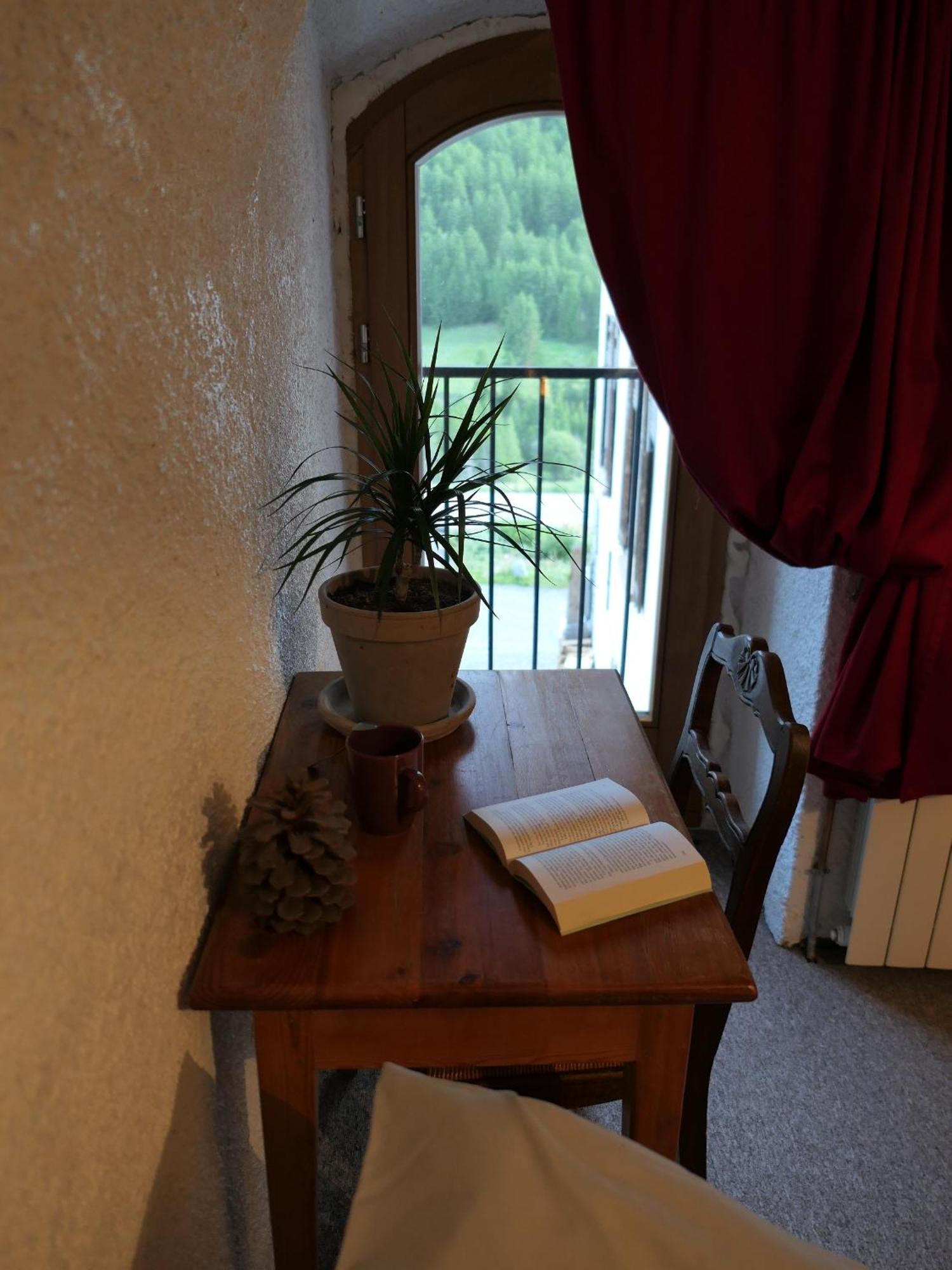 Auberge Les 1000 Cols, Anciennement Val D Azur Molines-en-Queyras Pokoj fotografie
